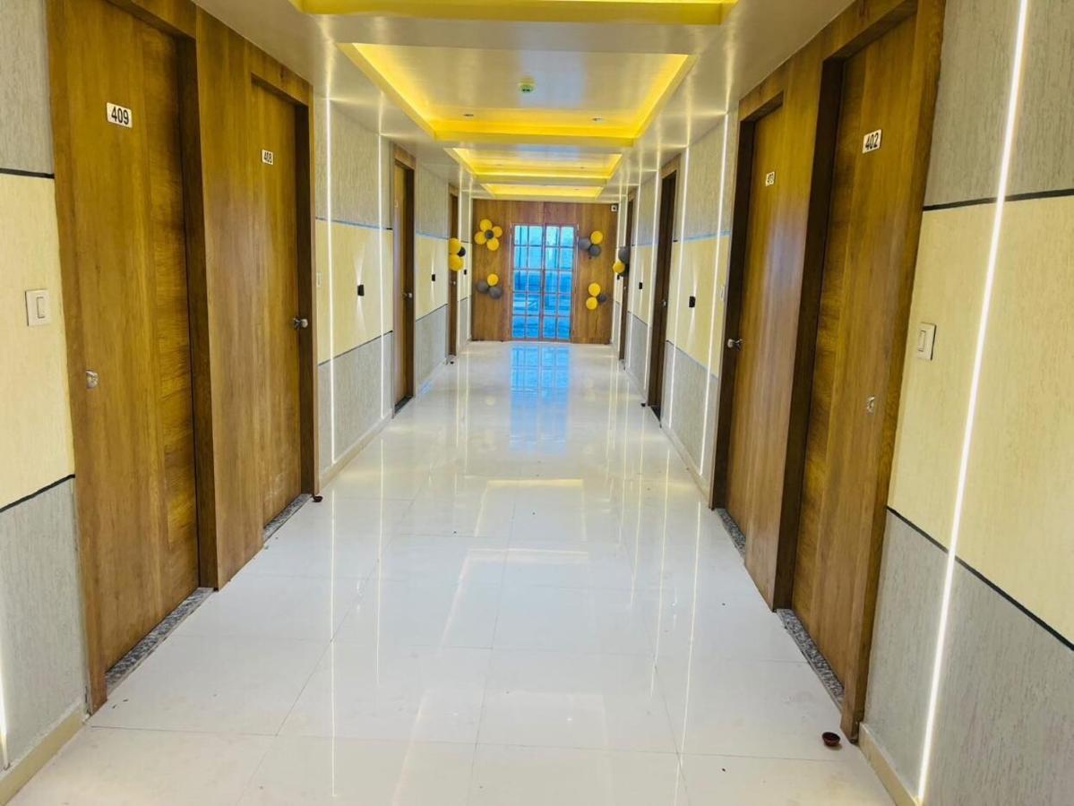 Oyo Florence Hotel Сурат Экстерьер фото